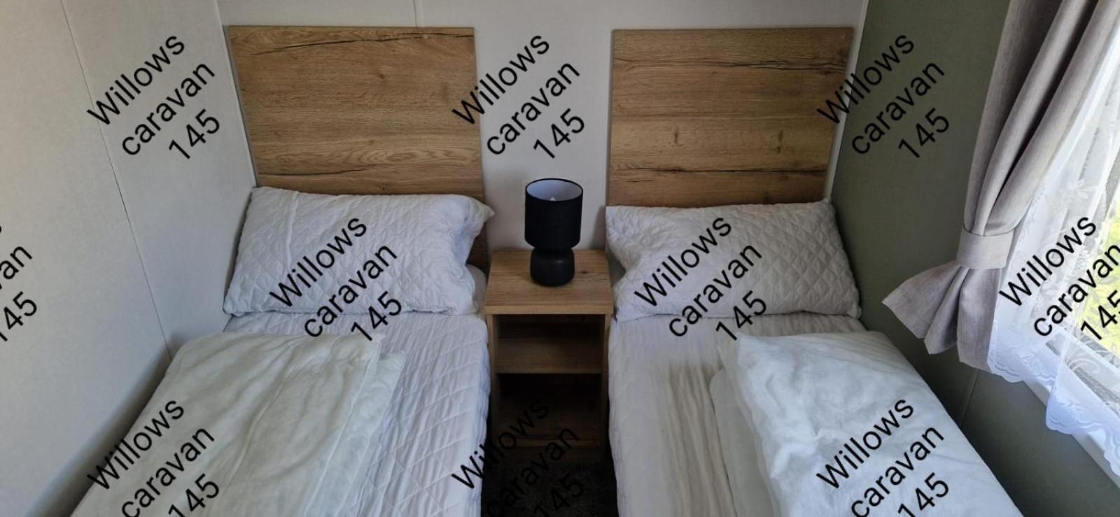 Willows Caravan 145 Llanddwywe ภายนอก รูปภาพ