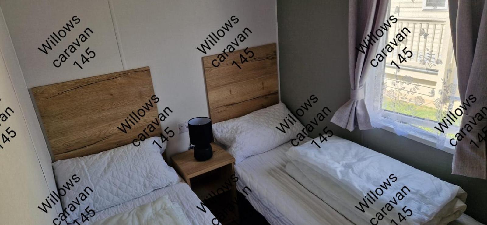 Willows Caravan 145 Llanddwywe ภายนอก รูปภาพ